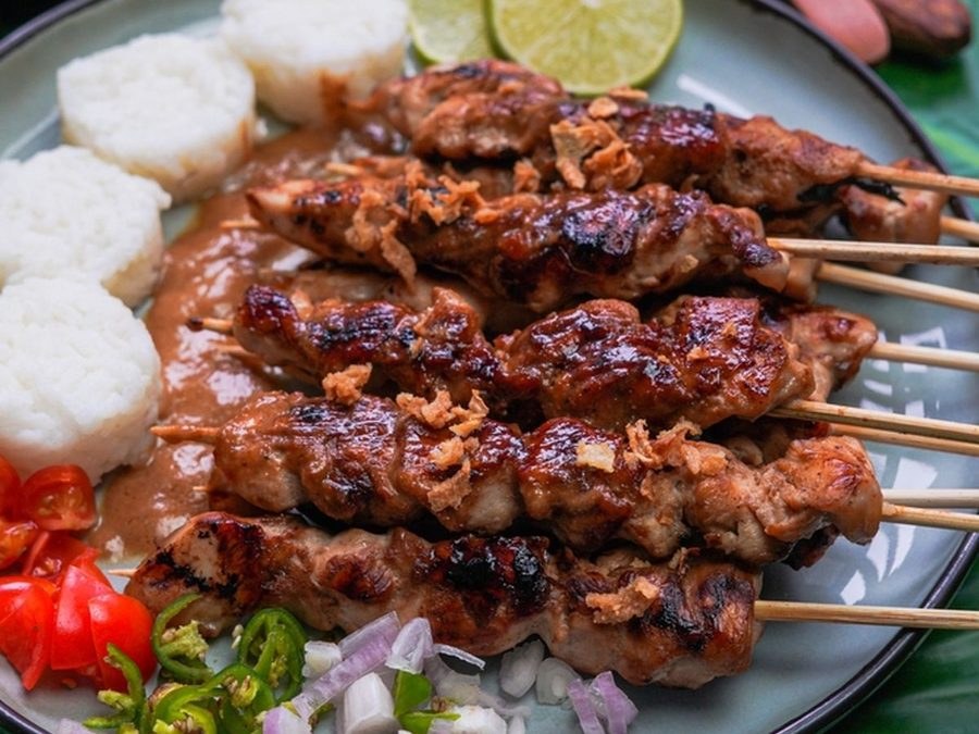 Chicken satay (sate ayam) by private chef Muna in Pererenan